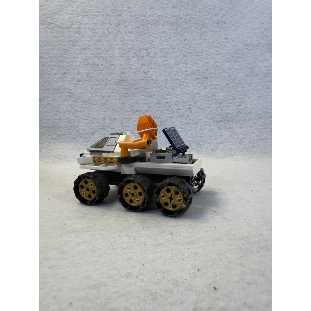 LEGO City 60225 Rover Testing Drive 100% Complete Retired Adult Display